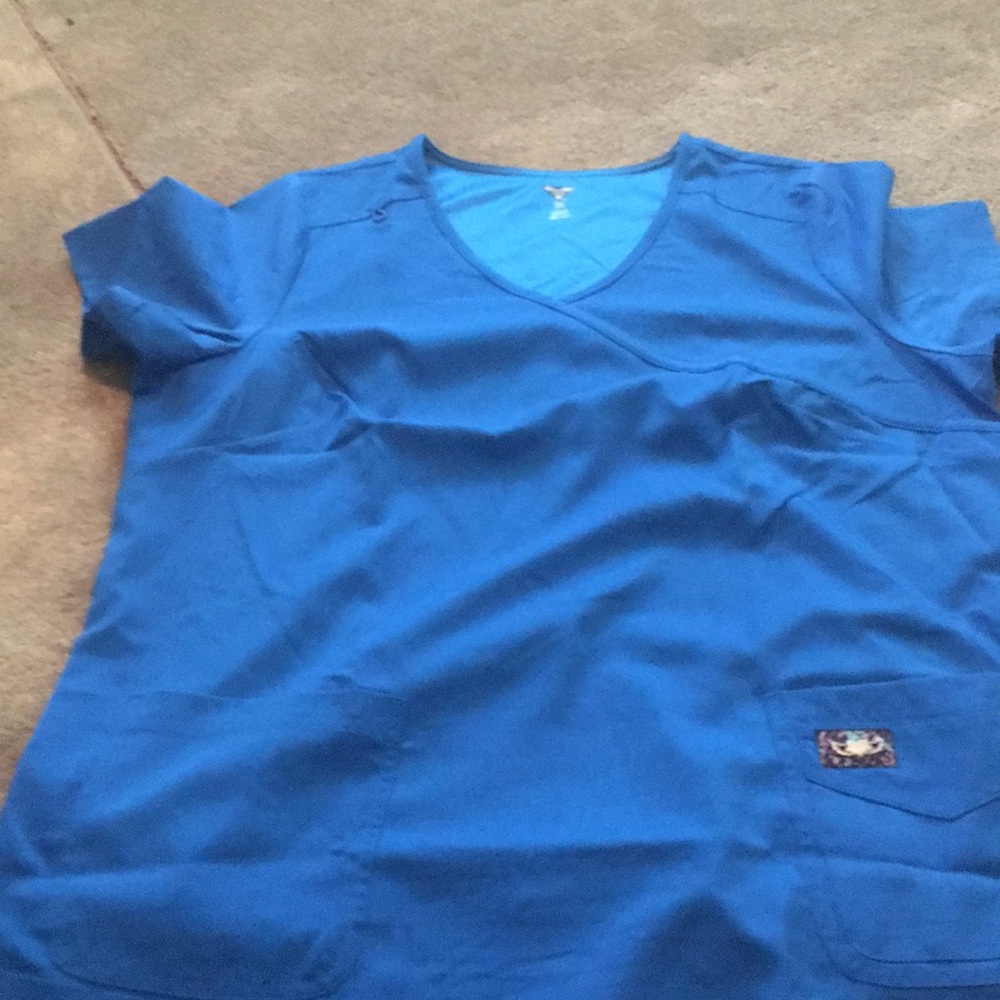 Scrub top